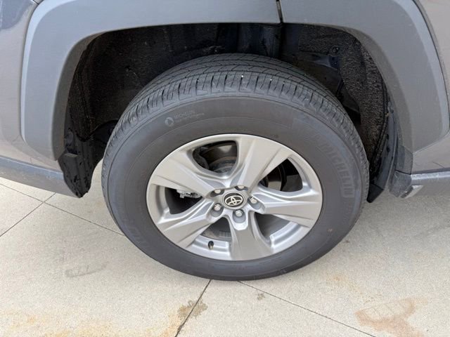 Used 2025 Toyota RAV4 XLE AWD/4WD image 10