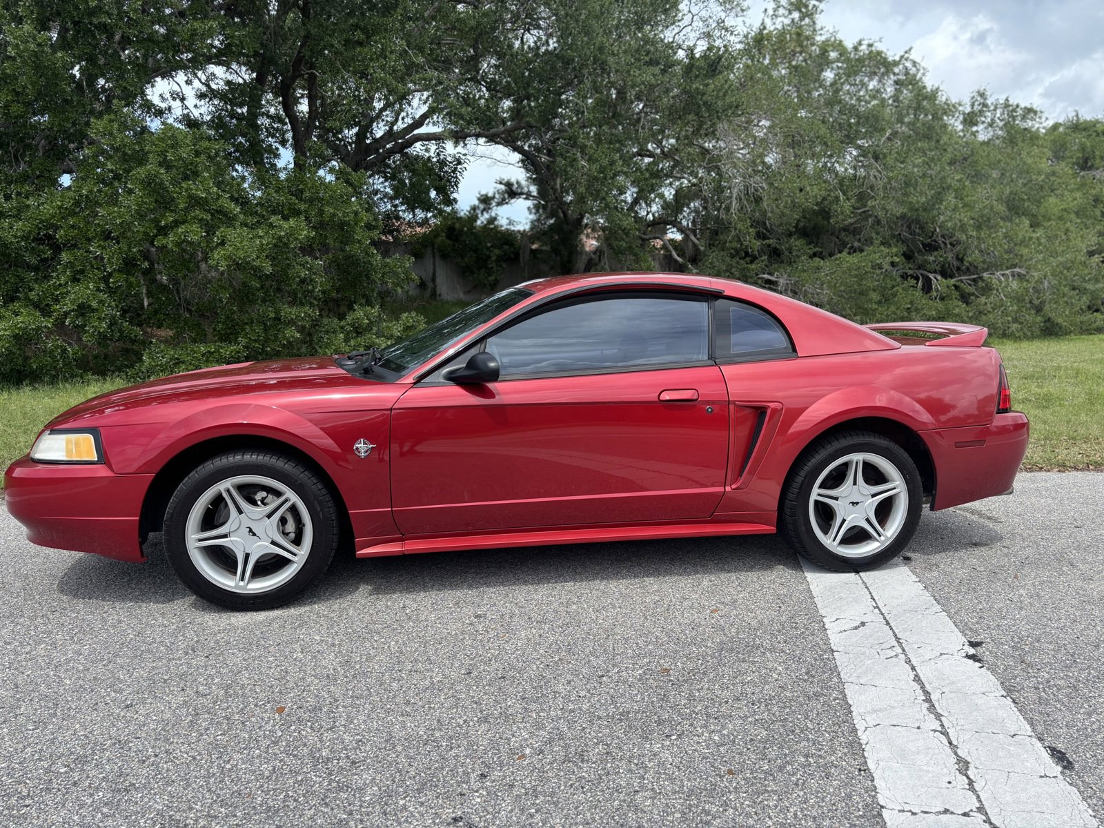 Used 1999 Ford Mustang GT RWD image 2