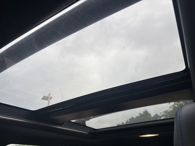 Used 2025 Toyota RAV4 XSE w/ Advanced Technology Package AWD/4WD image 10