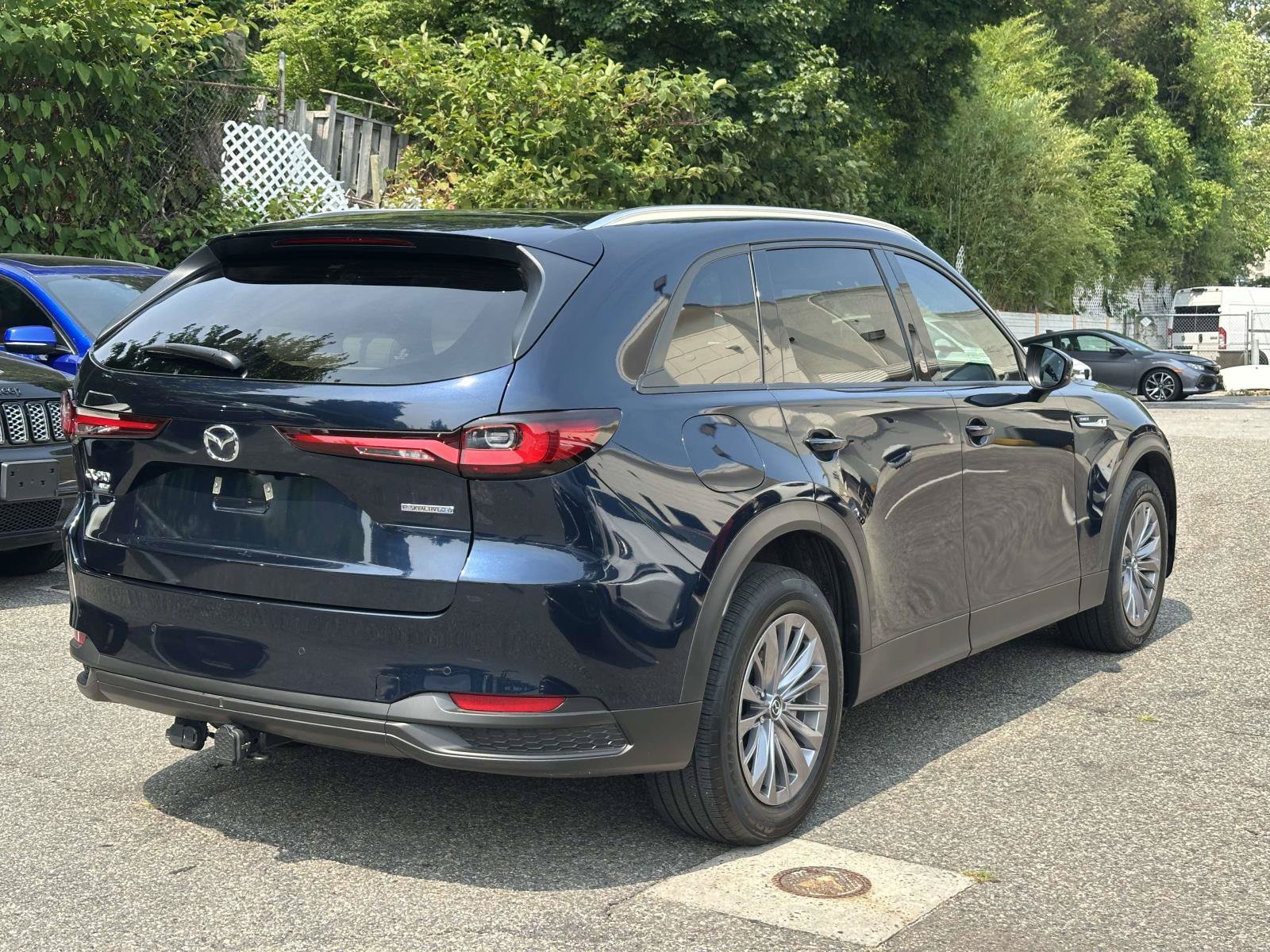 Used 2025 MAZDA CX-90 Plug-In Hybrid w/ Preferred AWD/4WD image 3