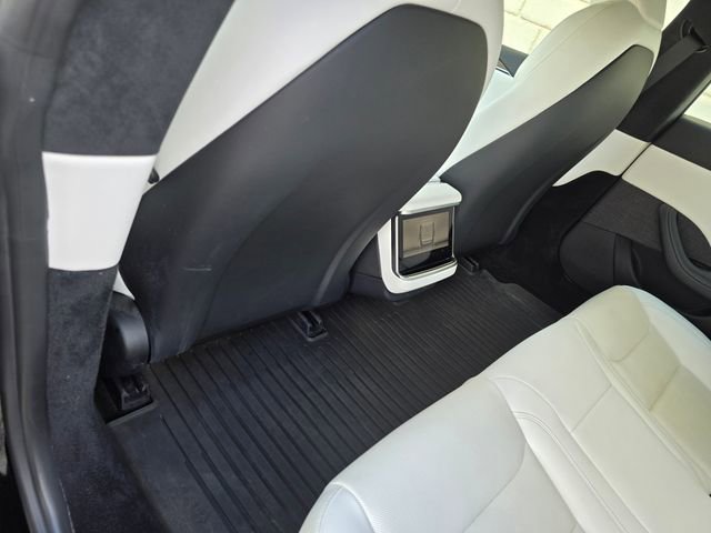 Used 2022 Tesla Model S AWD/4WD image 32