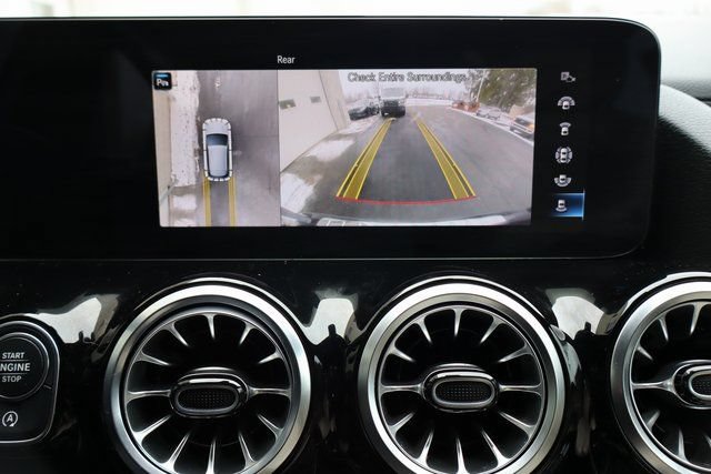 Used 2023 Mercedes-Benz GLA 250 4MATIC image 9