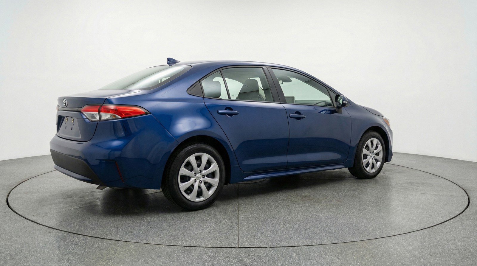 Used 2025 Toyota Corolla LE FWD image 9