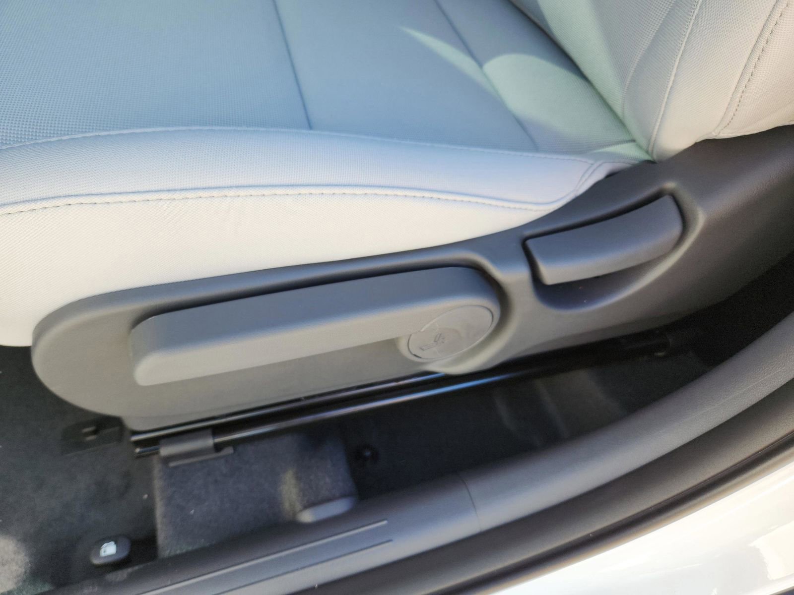 New 2026 Hyundai Kona SE image 17