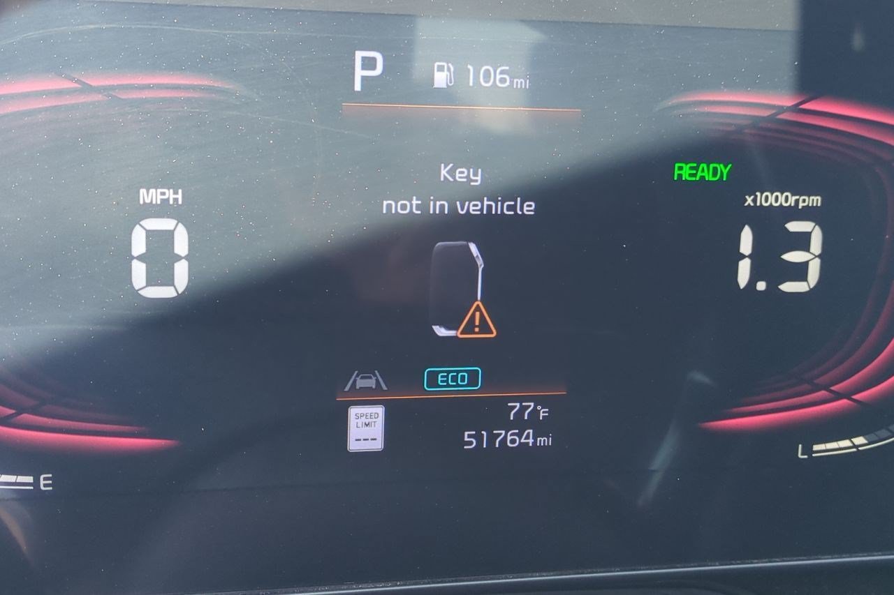 Certified 2023 Kia Niro SX Touring FWD image 14