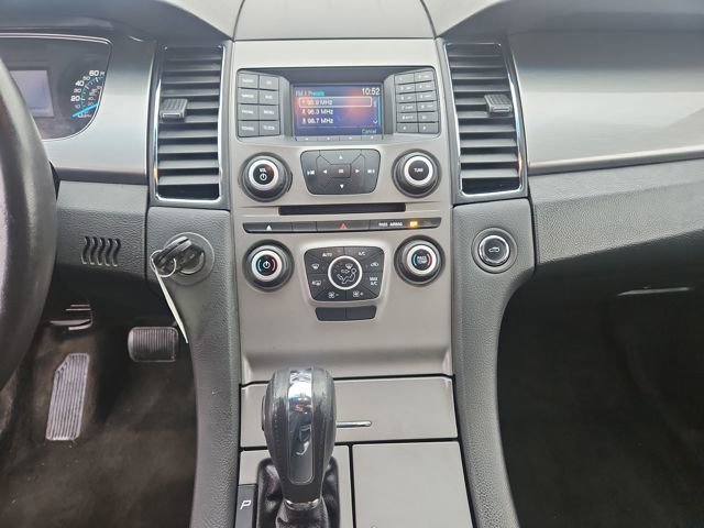 Used 2015 Ford Taurus SEL image 19
