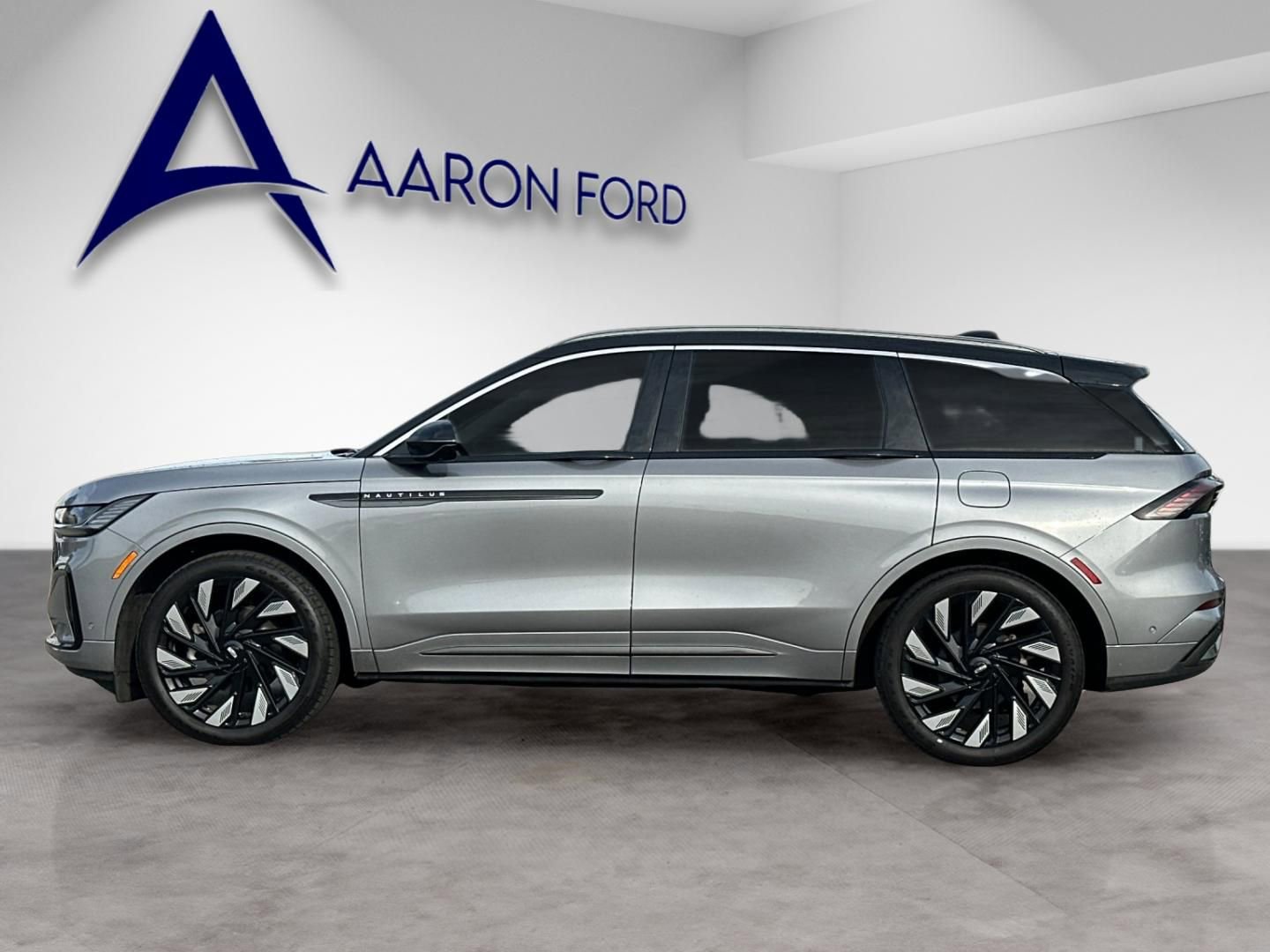 Used 2024 Lincoln Nautilus Black Label w/ Jet Appearance Package (87T) image 3