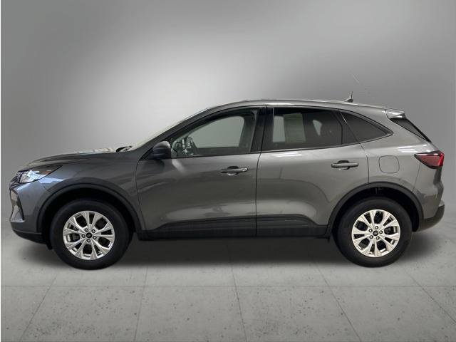 Used 2025 Ford Escape Active w/ Cold Weather Package AWD/4WD image 2