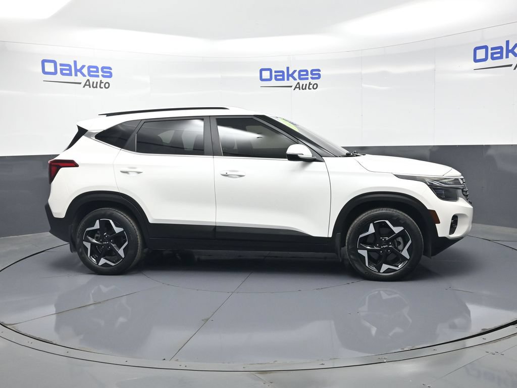 Used 2024 Kia Seltos EX AWD/4WD image 8