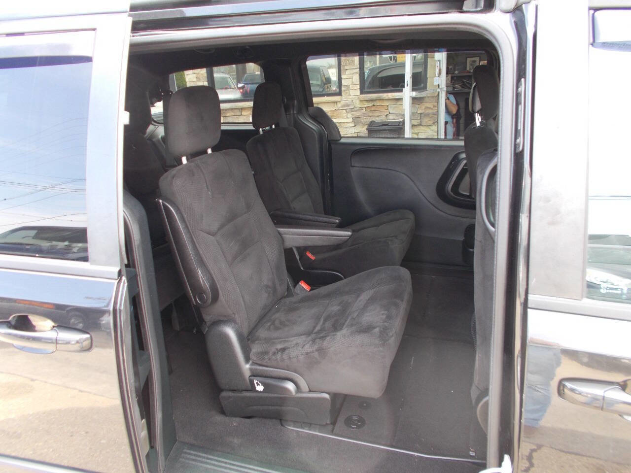 Used 2015 Dodge Grand Caravan SE w/ Quick Order Package 29E SE FWD image 16