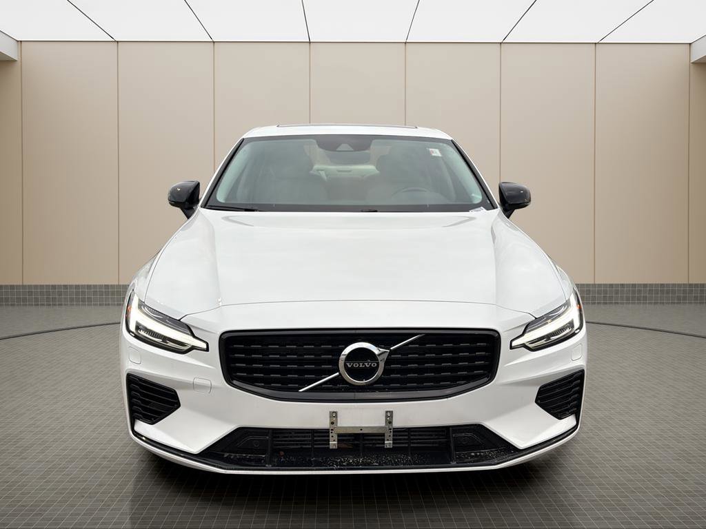 Used 2022 Volvo S60 T8 R-Design Expression w/ Premium Package image 8