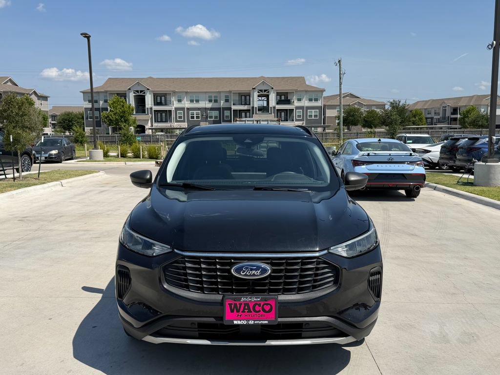 Used 2025 Ford Escape Active w/ Tech Pack #1 FWD image 2