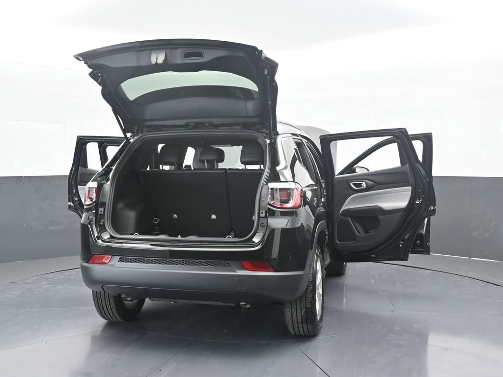 Used 2026 Jeep Compass Latitude AWD/4WD image 68