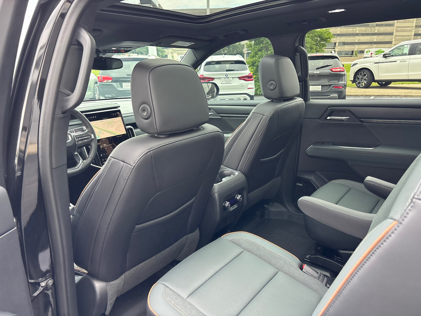 Used 2024 GMC Acadia AT4 AWD/4WD image 26