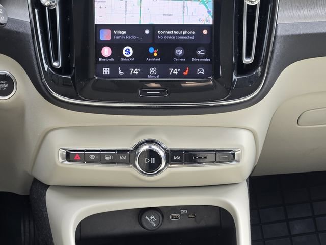 Used 2023 Volvo XC40 B5 Plus w/ Protection Package Premier image 20