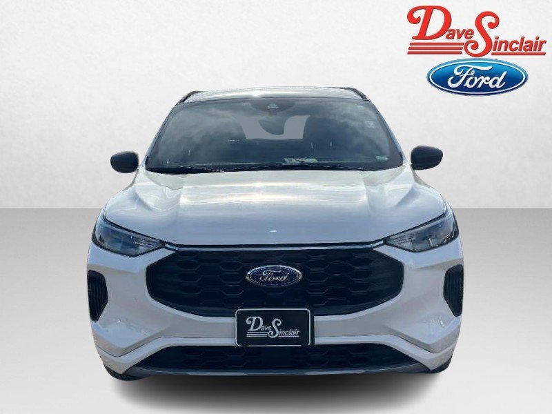 Used 2023 Ford Escape ST-Line w/ Tech Pack #1 AWD/4WD image 2