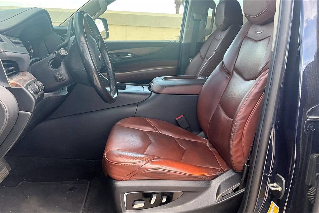 Used 2019 Cadillac Escalade Premium Luxury AWD/4WD image 5