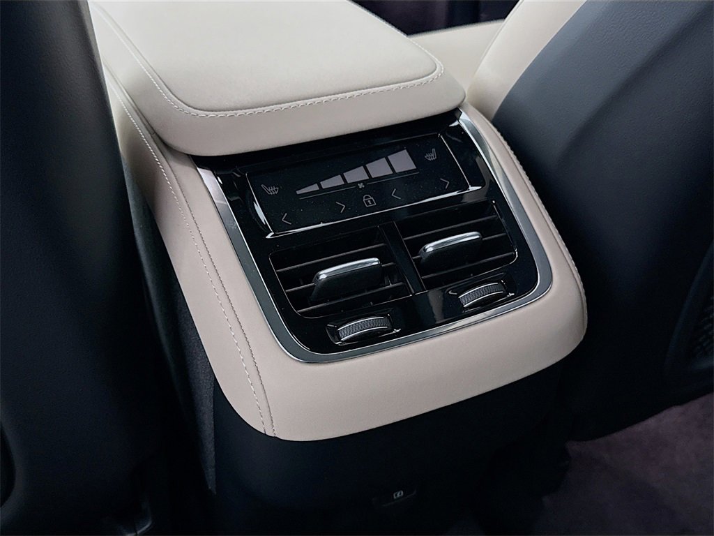 New 2025 Volvo XC90 B6 Plus w/ Protection Package Premier image 27