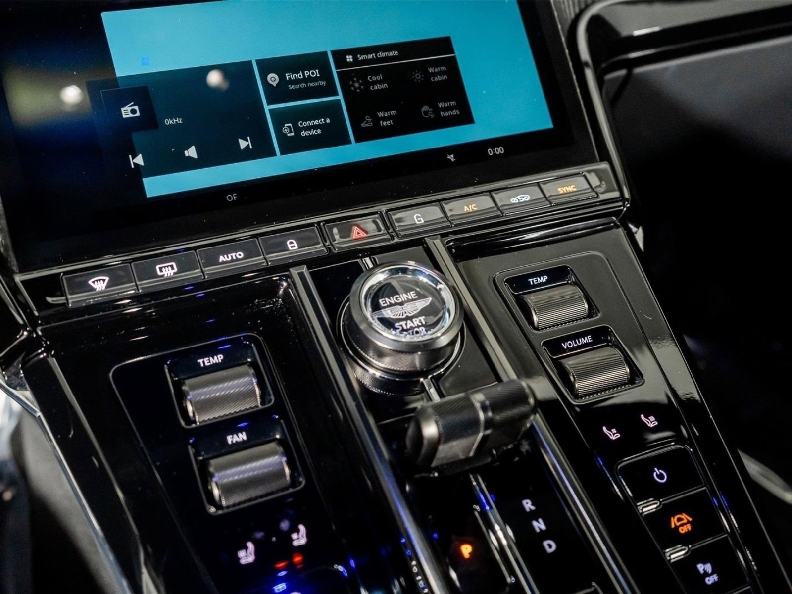 Used 2025 Aston Martin V8 Vantage Coupe image 34