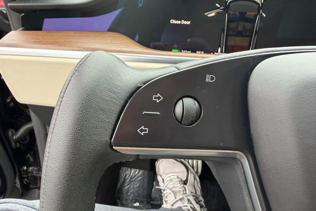 Used 2022 Tesla Model S image 12