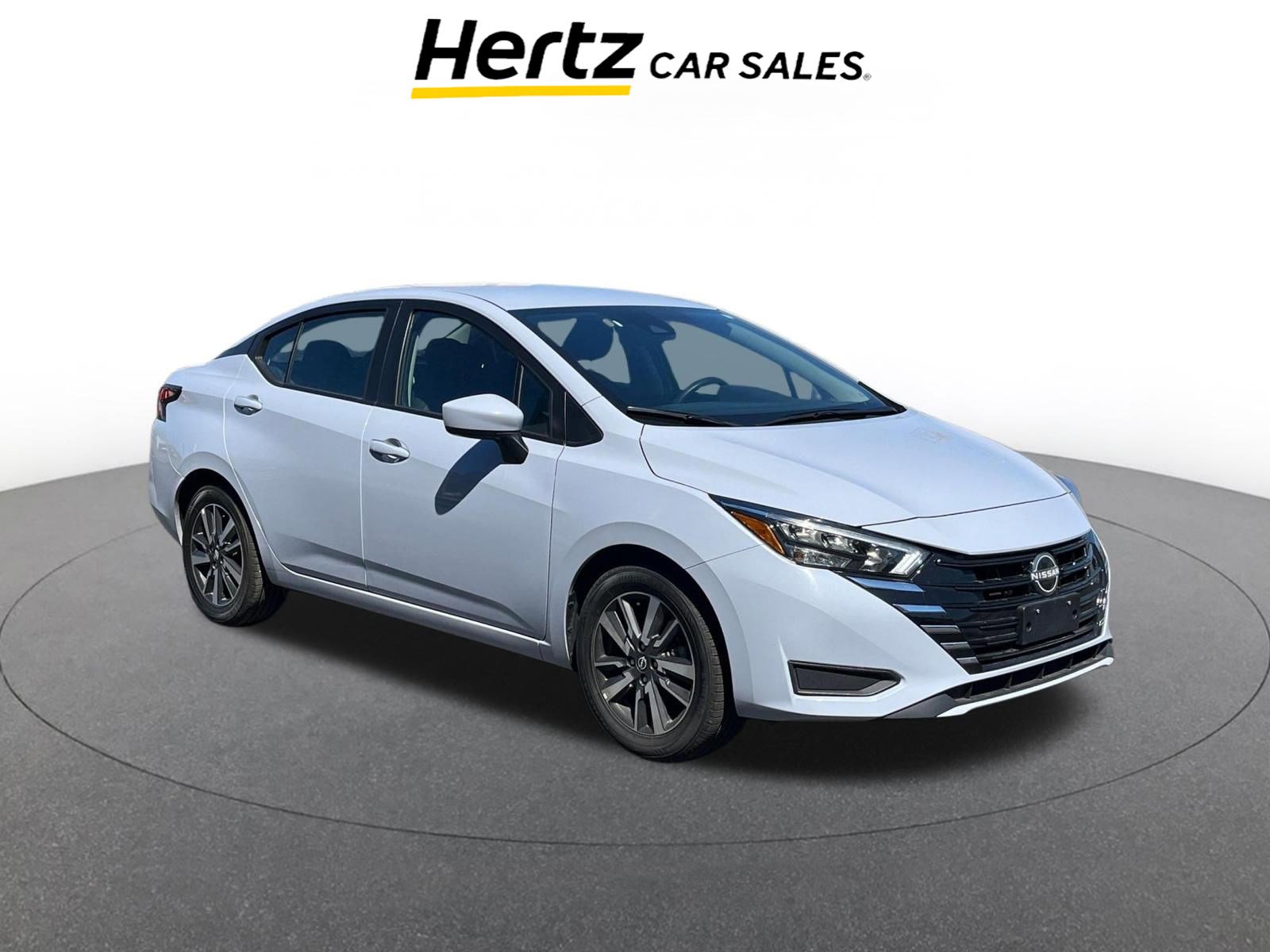 Used 2025 Nissan Versa SV image 1