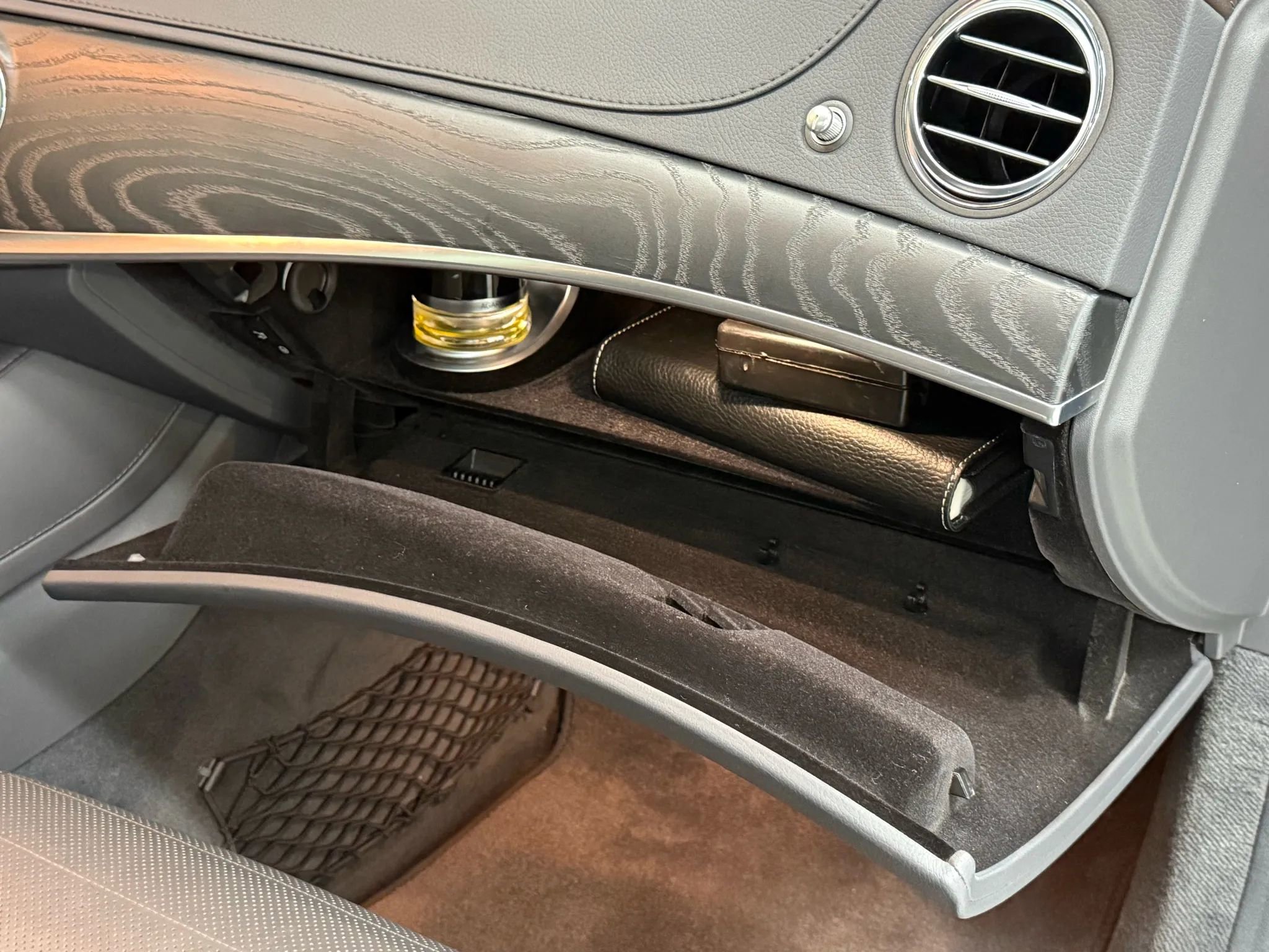 Used 2018 Mercedes-Benz S 560 4MATIC Sedan image 31