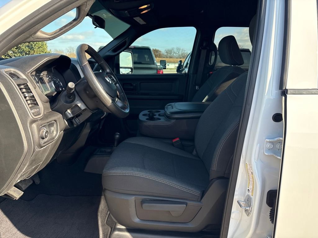 Used 2024 RAM 3500 Tradesman w/ Chrome Appearance Group image 12