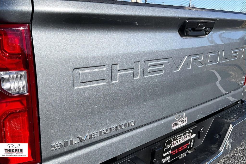 Used 2024 Chevrolet Silverado 2500 LTZ w/ LTZ Convenience Package image 8