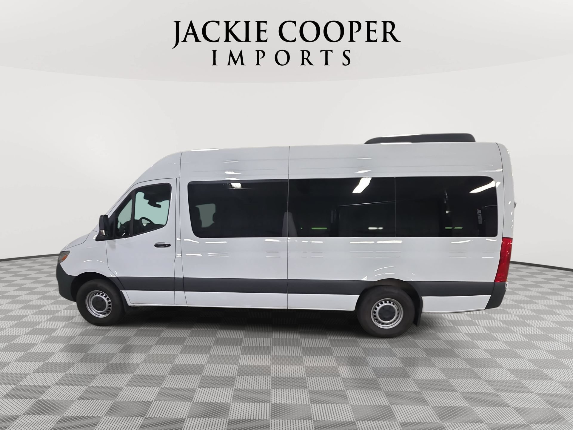 Used 2025 Mercedes-Benz Sprinter 2500 image 8