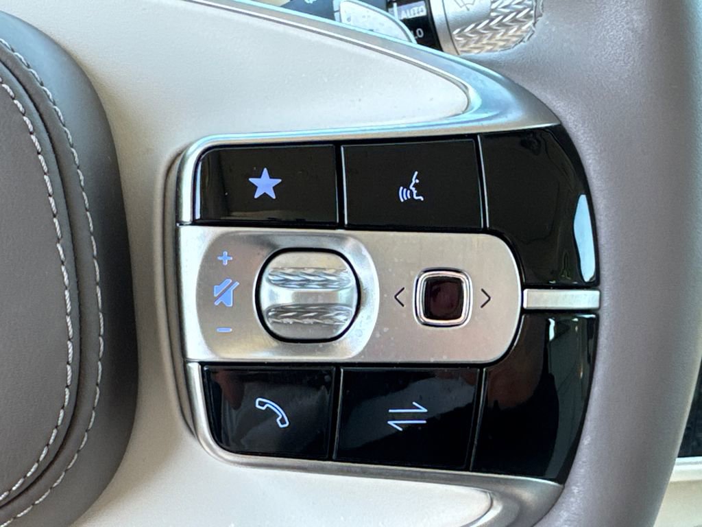 Used 2025 Genesis G90 3.5T image 27