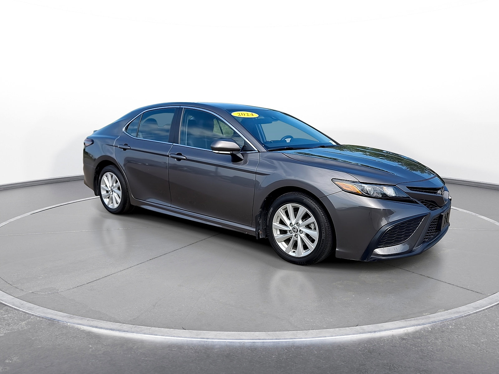 Used 2024 Toyota Camry SE FWD video 2