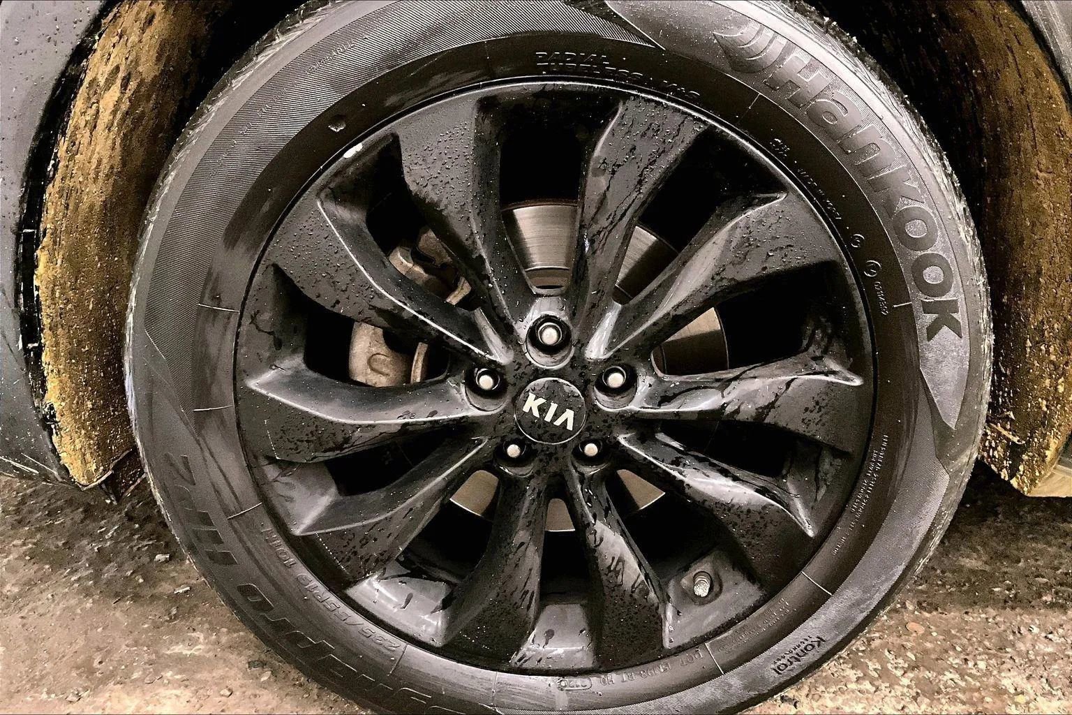 Used 2020 Kia Sorento S image 9