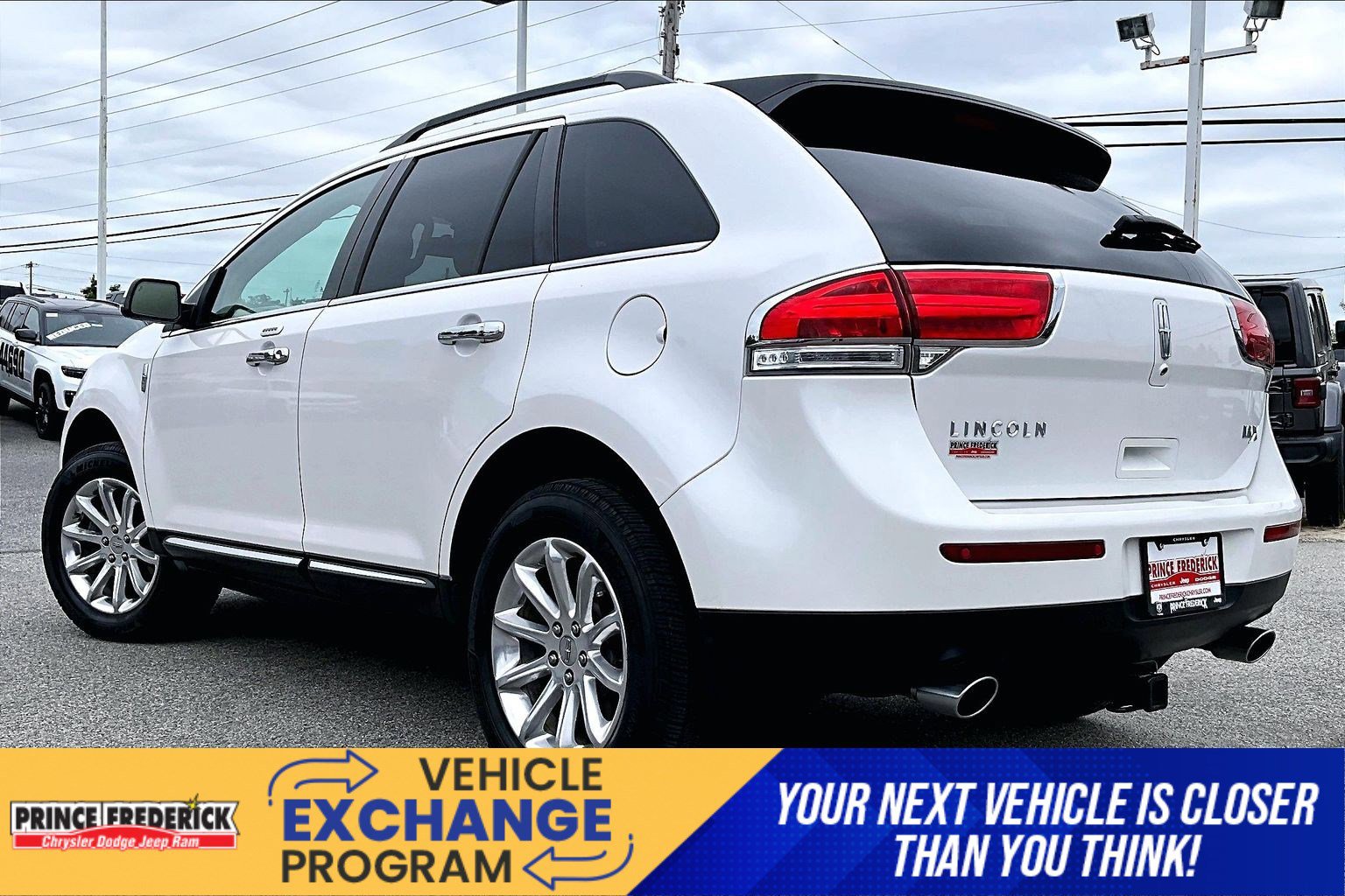 Used 2014 Lincoln MKX FWD w/ Equipment Group 101A image 3