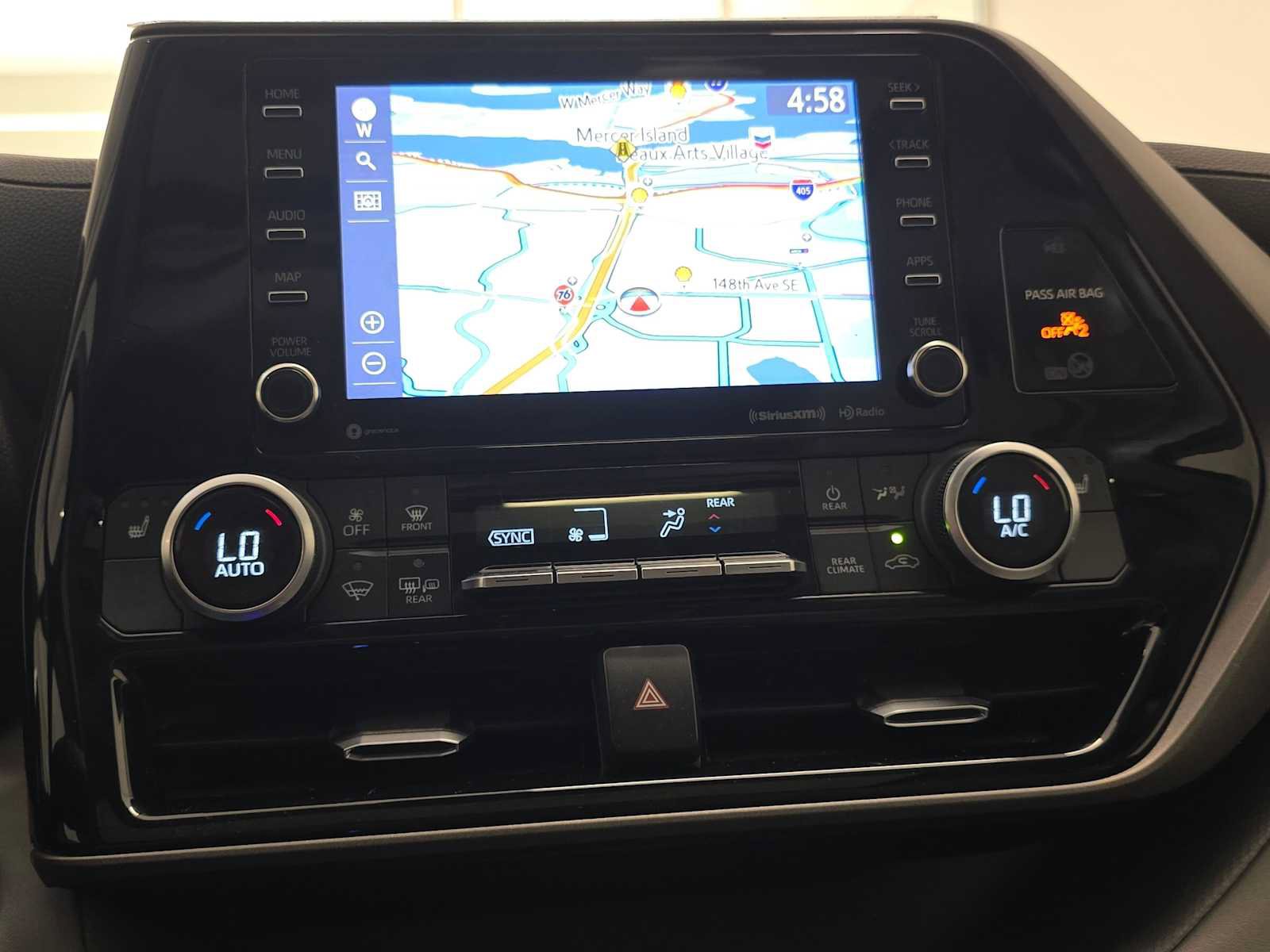 Certified 2020 Toyota Highlander XLE AWD/4WD image 13