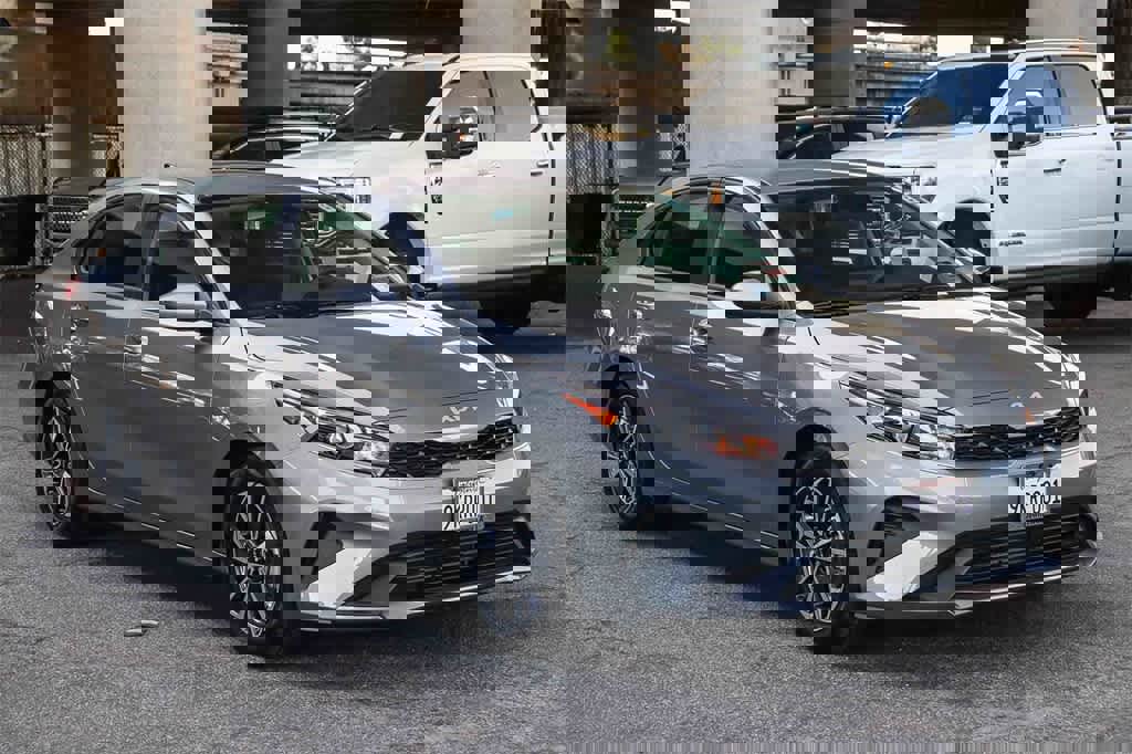 Used 2024 Kia Forte LXS image 3