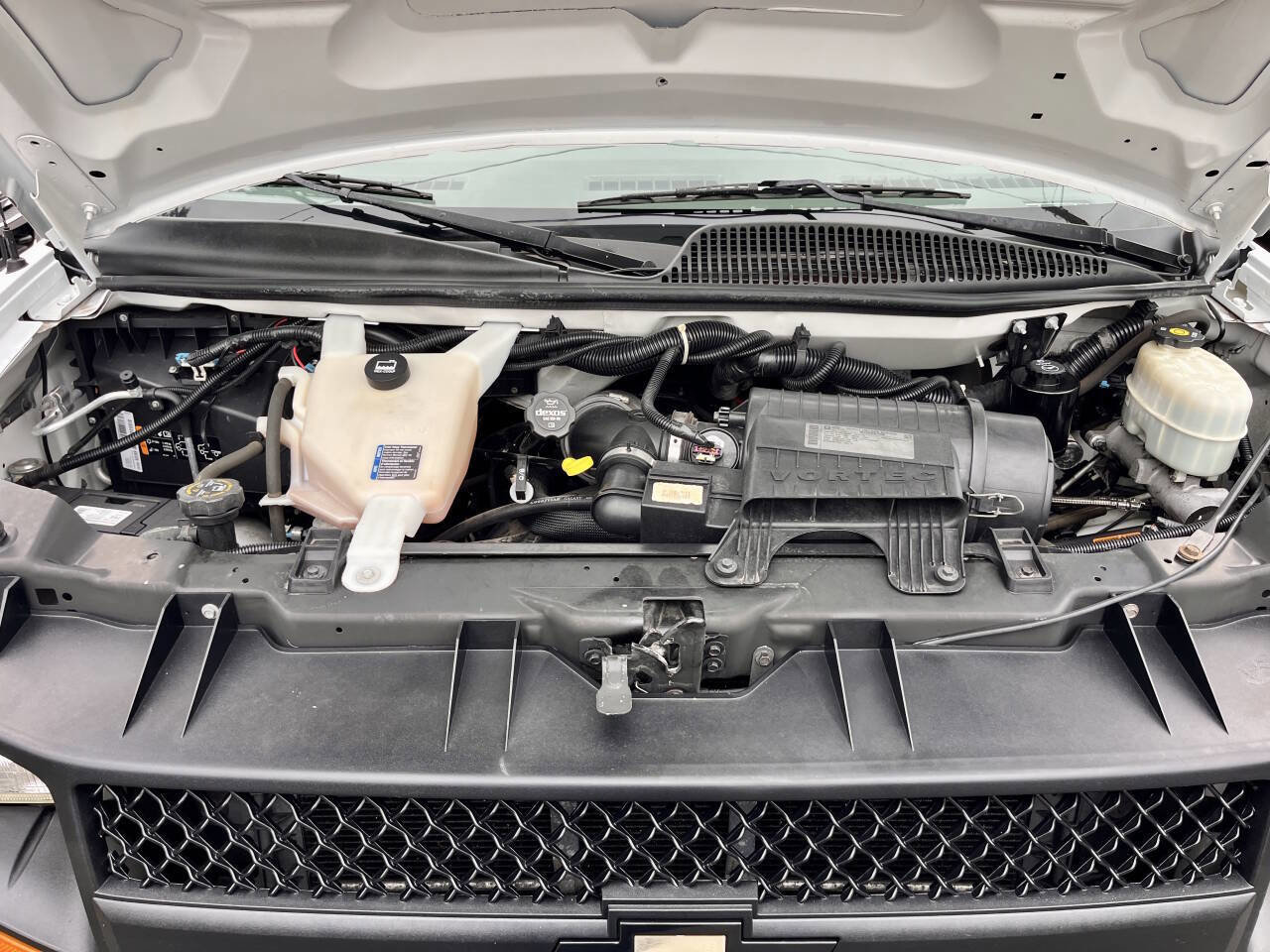 Used 2013 Chevrolet Express 2500 RWD image 21