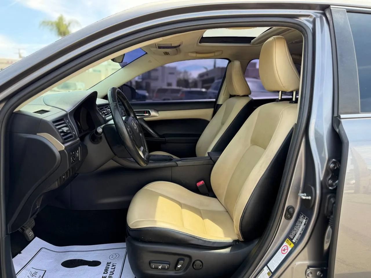 Used 2014 Lexus CT 200h image 24