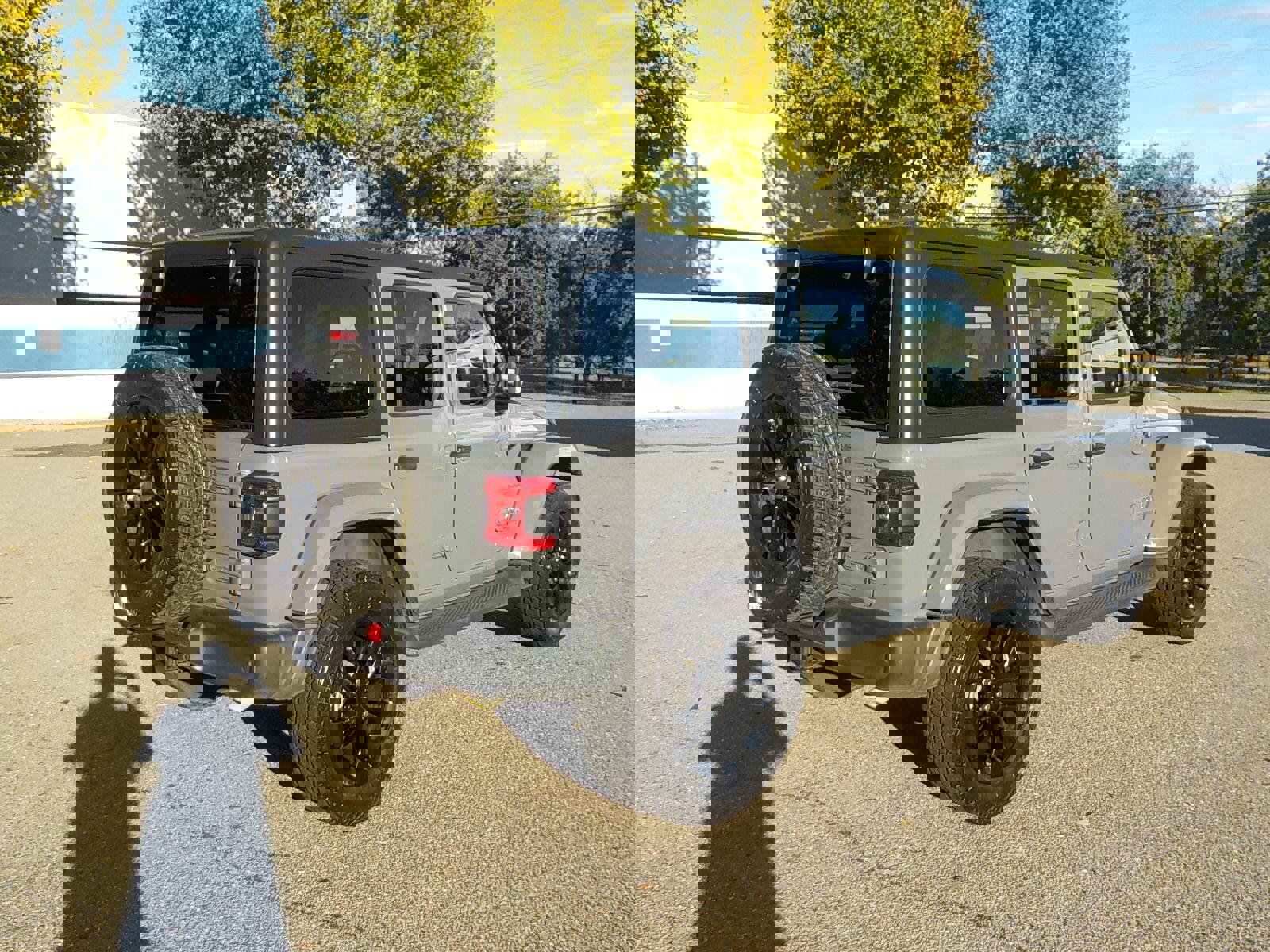 Used 2021 Jeep Wrangler Unlimited Sahara w/ Cold Weather Group image 5