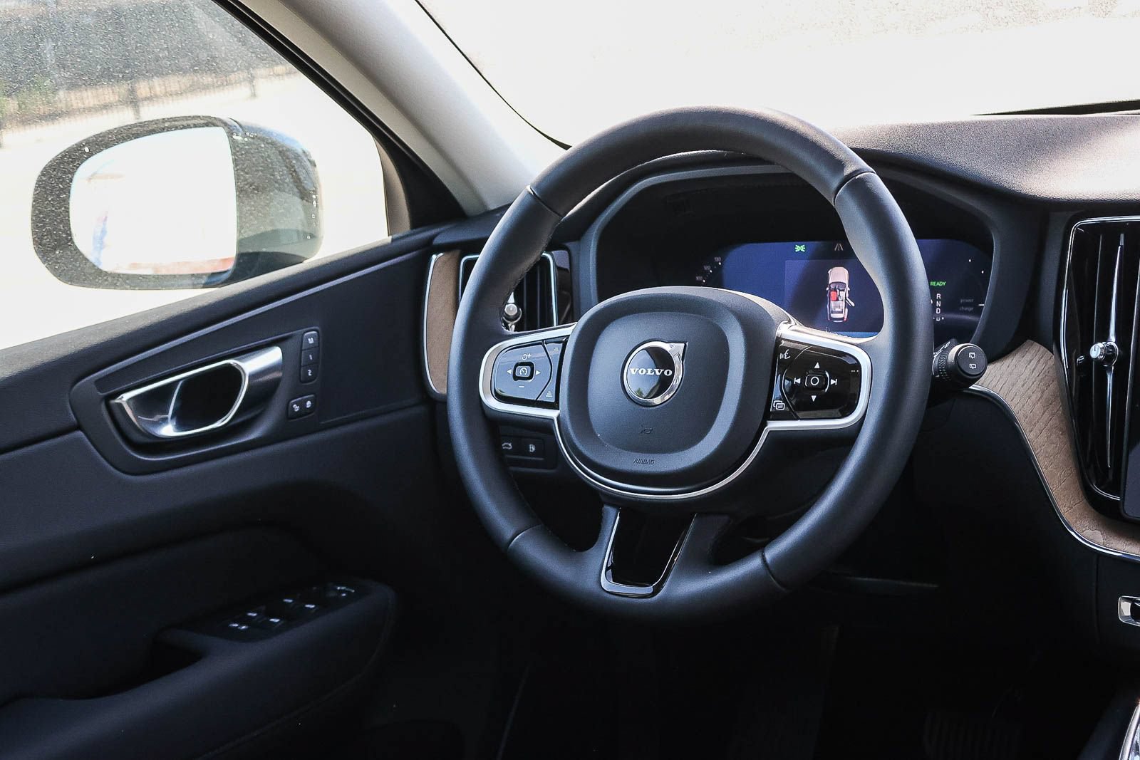New 2026 Volvo XC60 T8 Core w/ Climate Package AWD/4WD image 24