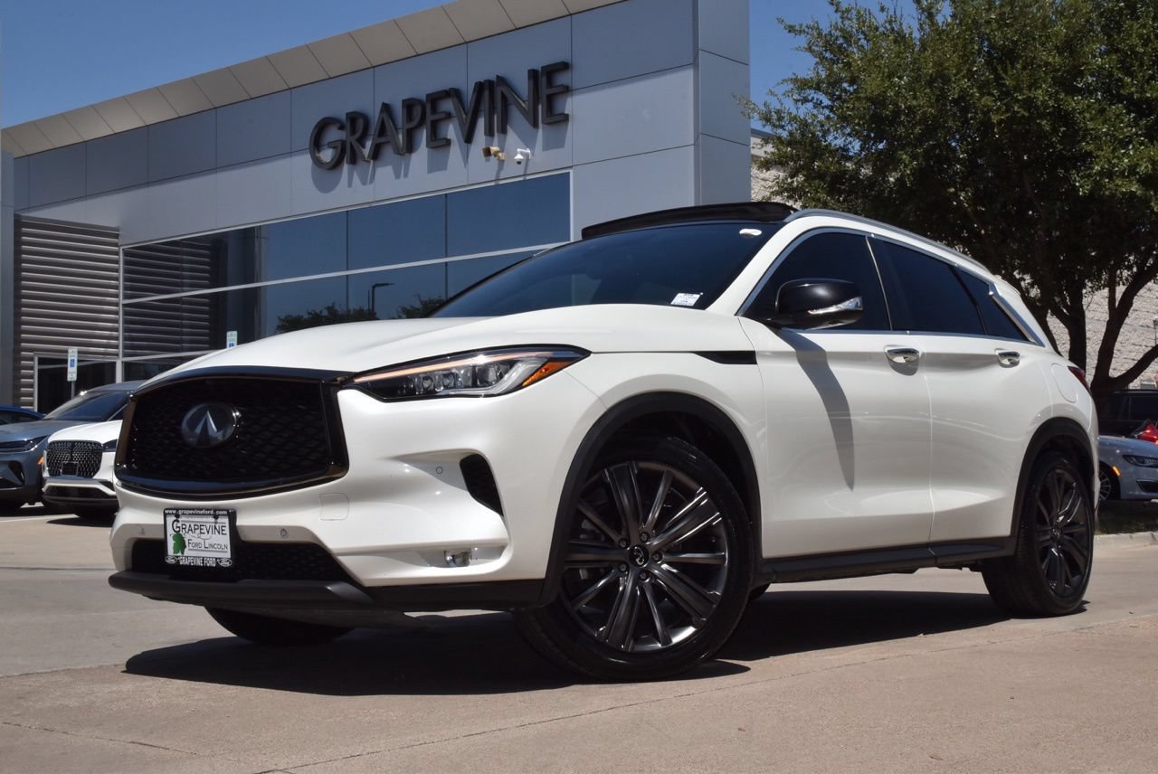 Used 2020 INFINITI QX50 Essential w/ Edition 30 Package FWD image 2