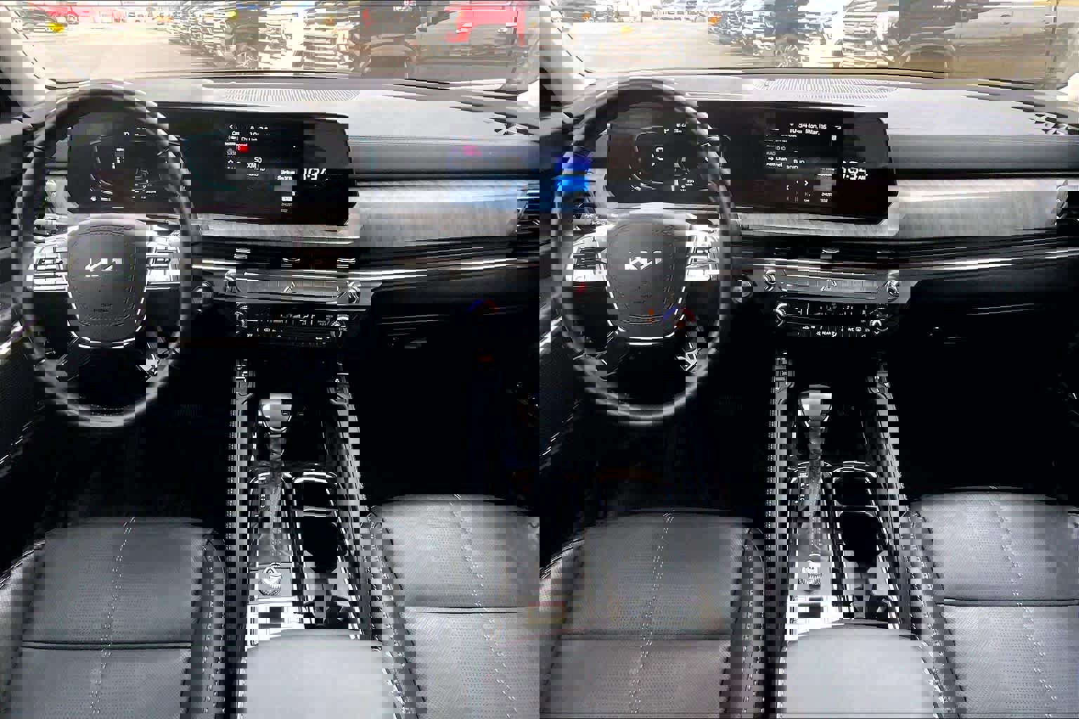 Used 2024 Kia Telluride EX w/ EX Captain's Chair Package image 16