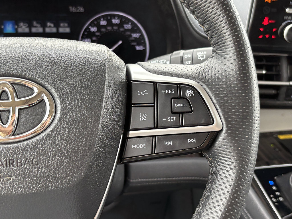 Certified 2023 Toyota Sienna Limited FWD image 37