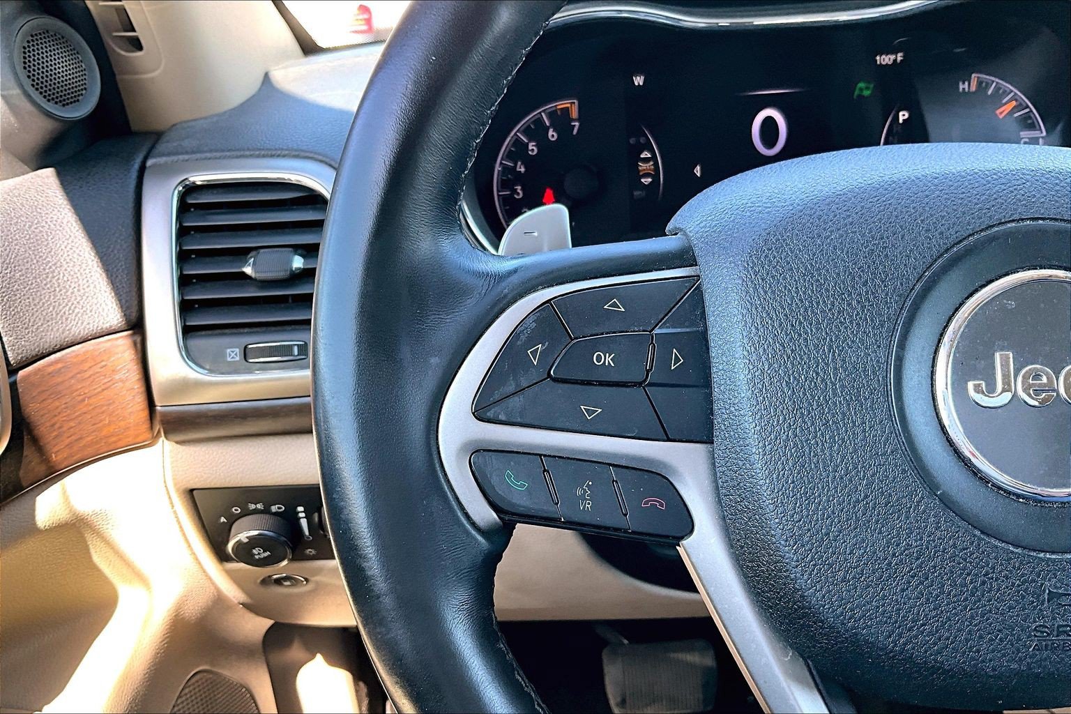 Used 2014 Jeep Grand Cherokee Laredo AWD/4WD image 19