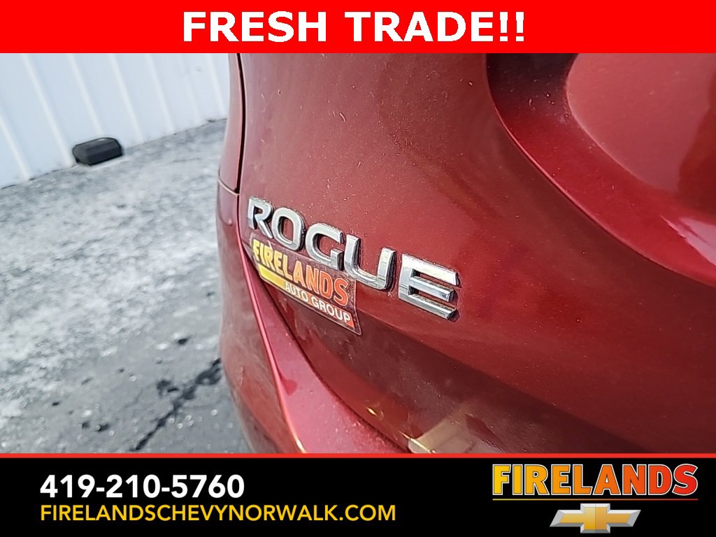 Used 2014 Nissan Rogue SV image 18