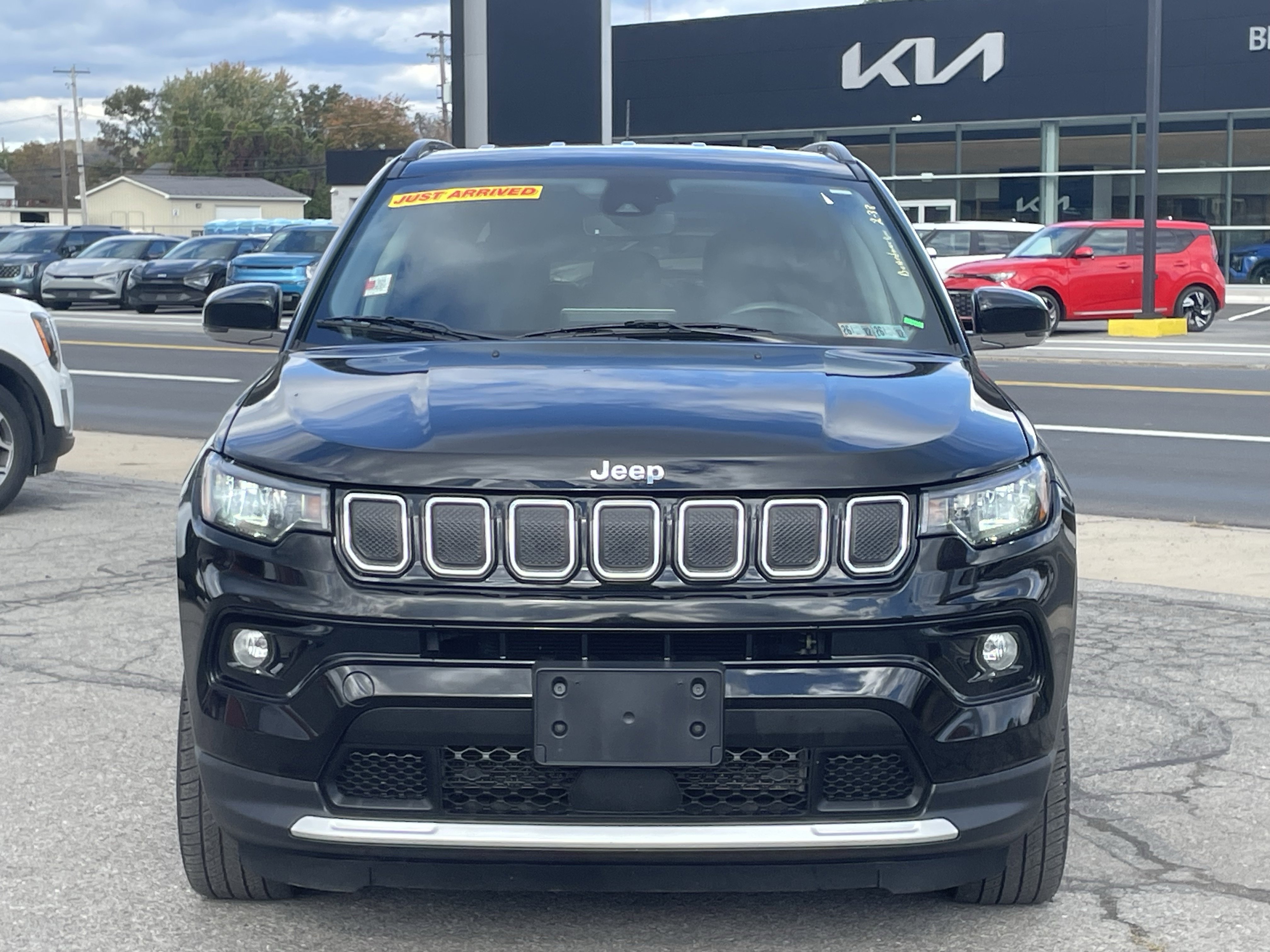 Used 2022 Jeep Compass Limited image 9