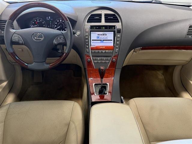 Used 2011 Lexus ES 350 w/ Luxury Pkg & Navigation FWD image 15