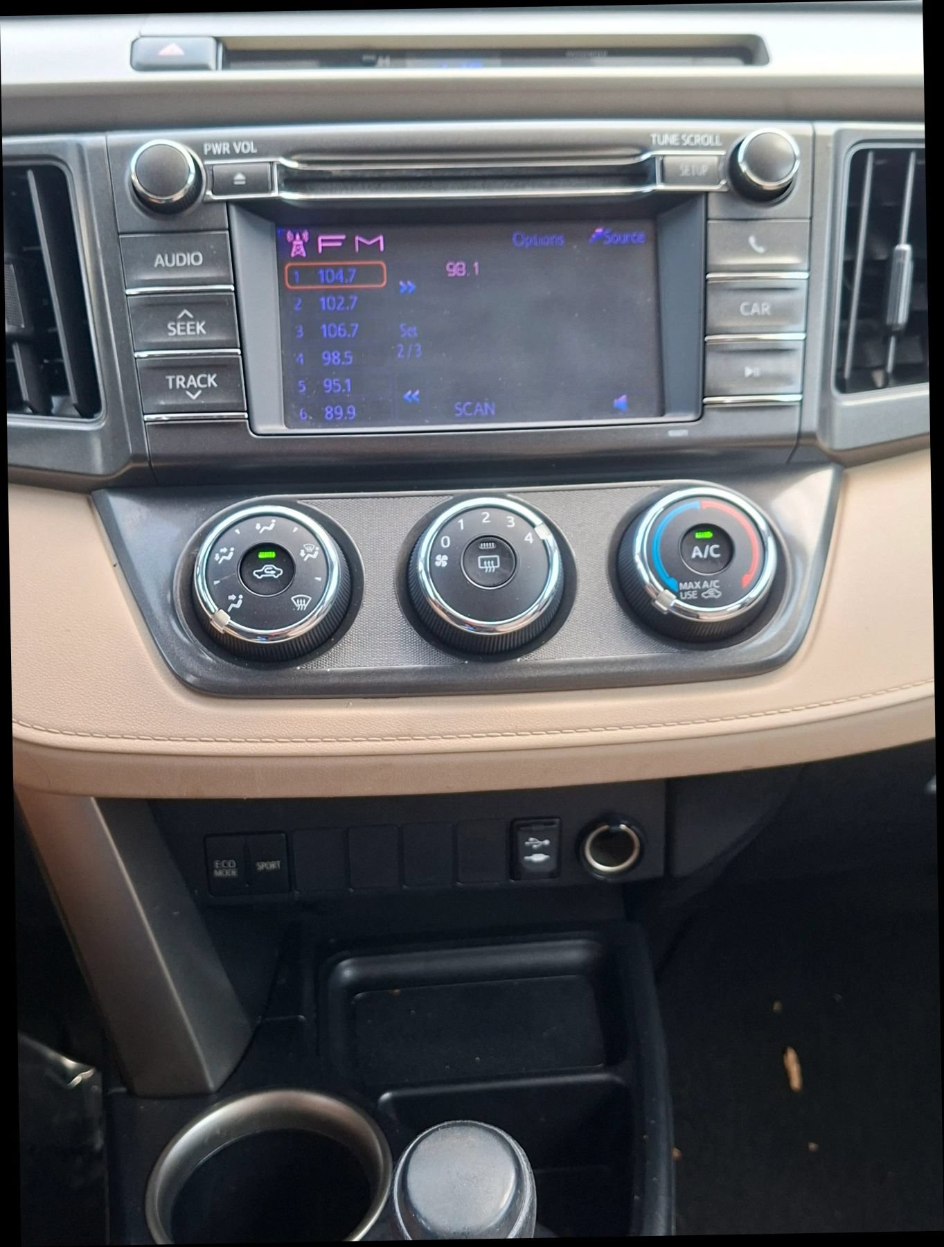 Used 2013 Toyota RAV4 LE FWD image 12