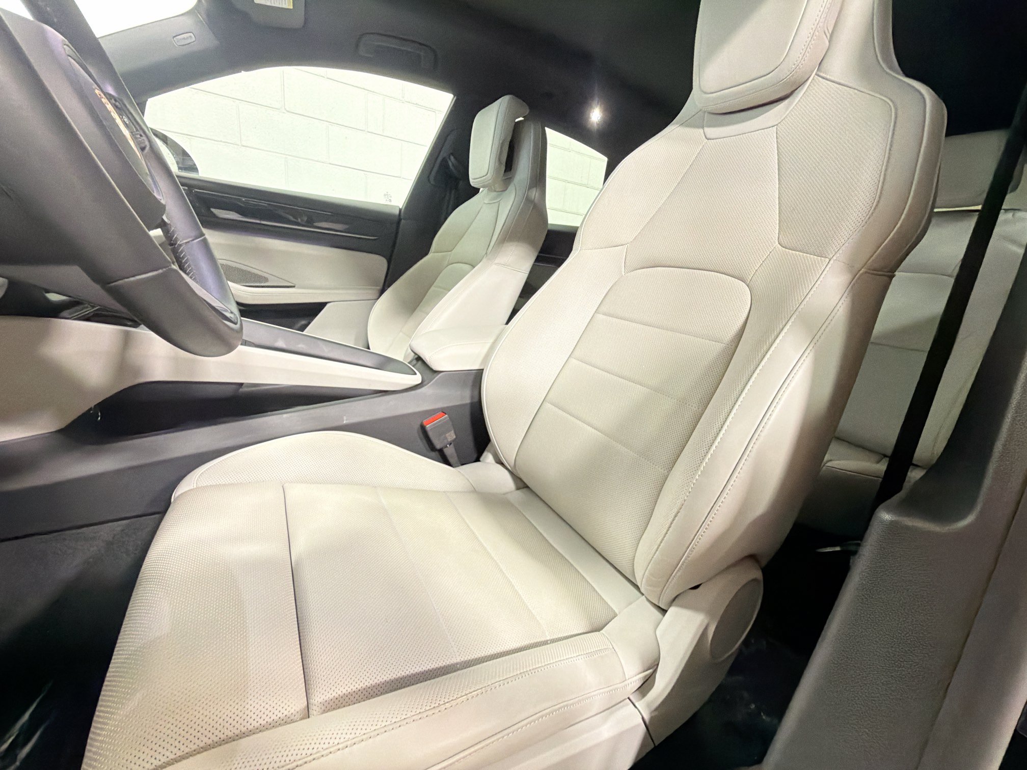 Certified 2026 Porsche Macan Electric RWD image 5