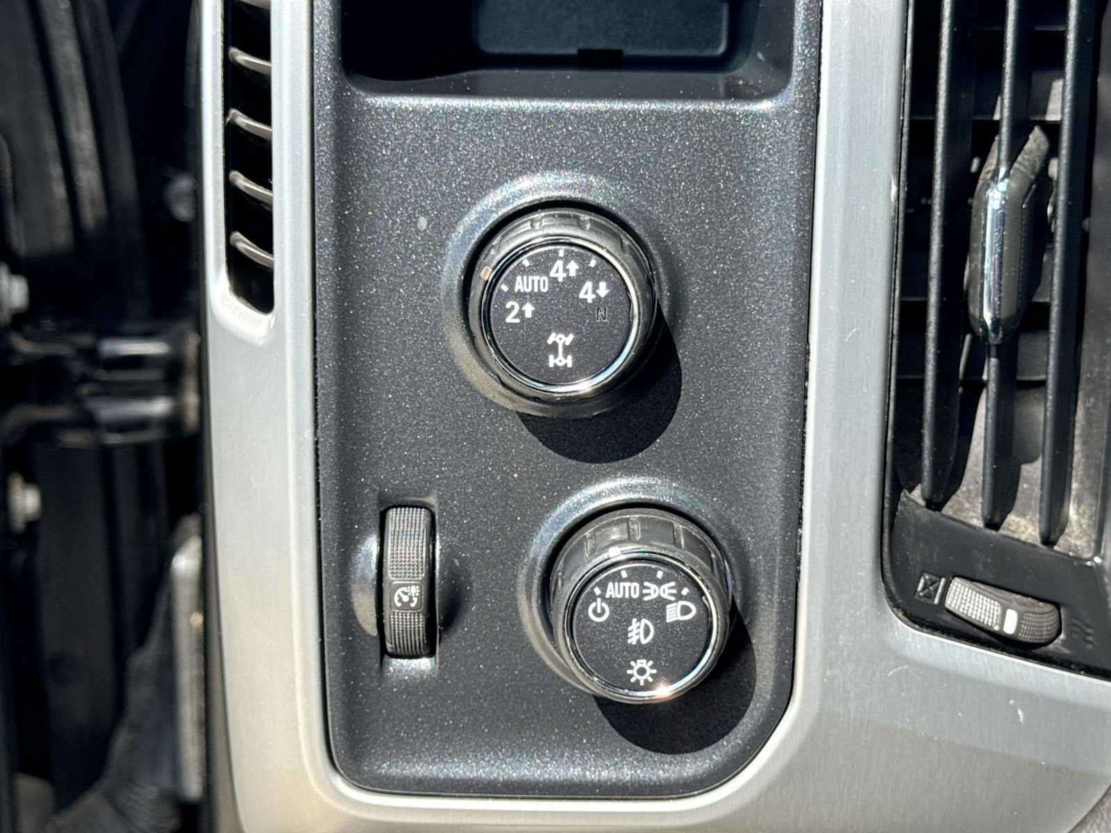 Used 2014 GMC Sierra 1500 SLE w/ SLE Value Package AWD/4WD image 25