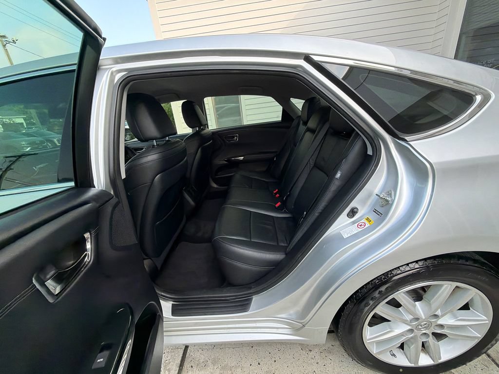 Used 2013 Toyota Avalon XLE FWD image 30